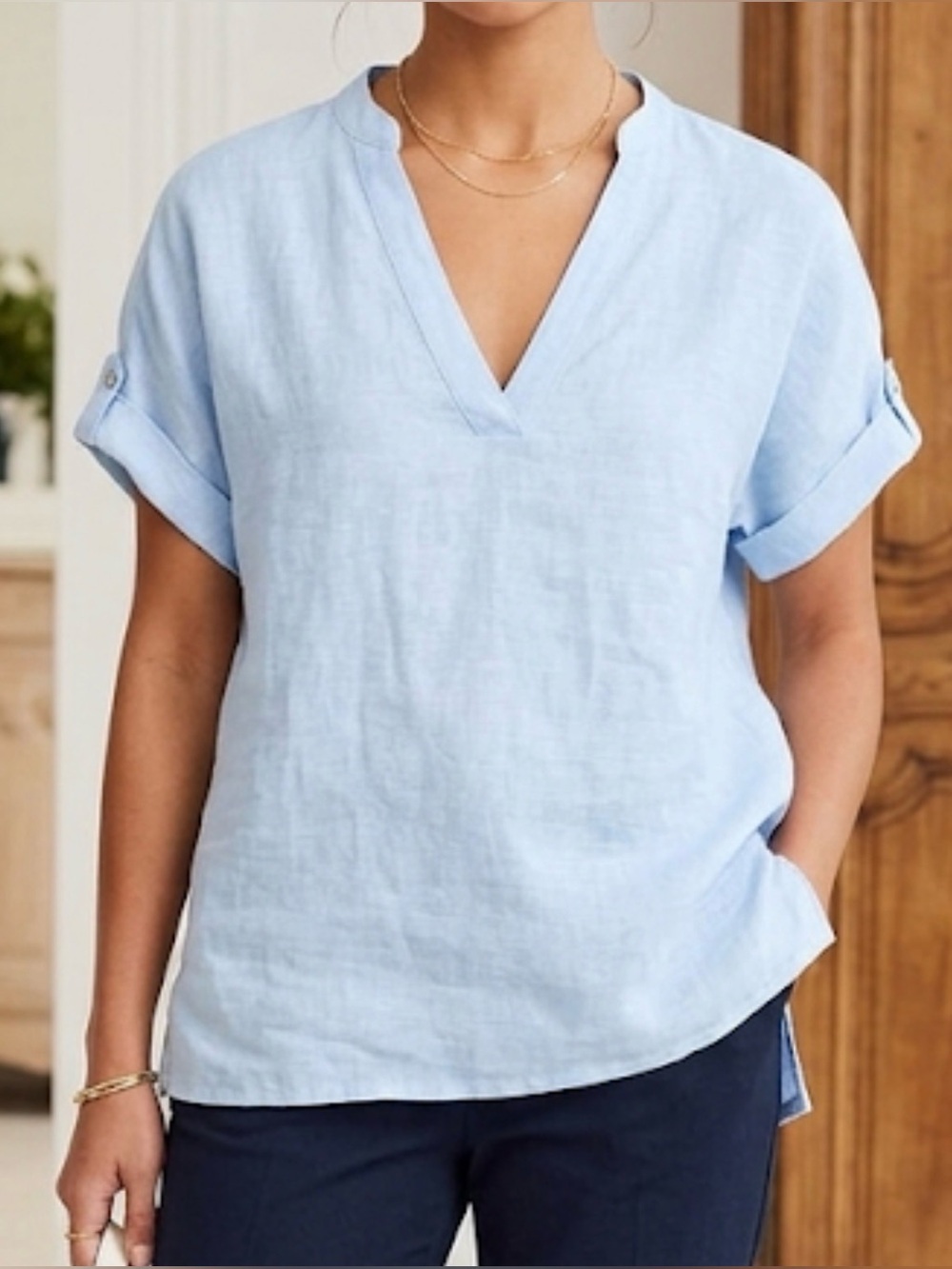 Isaac Mizrahi 100% Linen V-Neck Top Light Blue